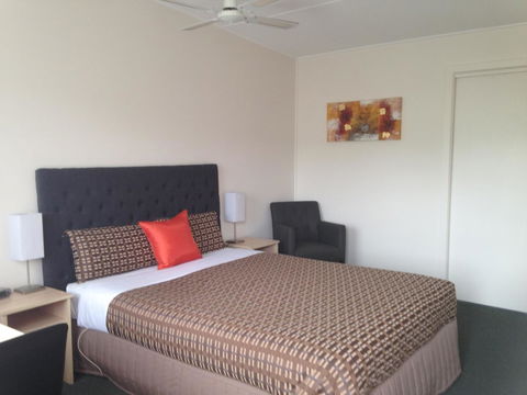 Beachcomber Motel & Apartments - Australia Shopping 38