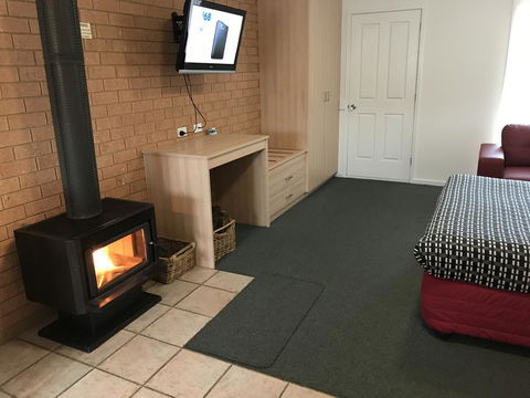 Beachcomber Motel & Apartments - Australia Shopping 4