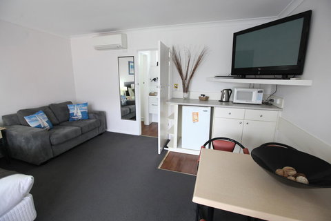 Mornington Motel - Local Tourism 21