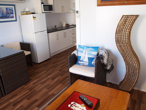 Mornington Motel - Local Tourism 25