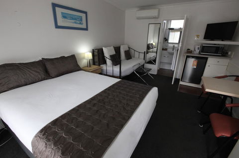 Mornington Motel - Local Tourism 1