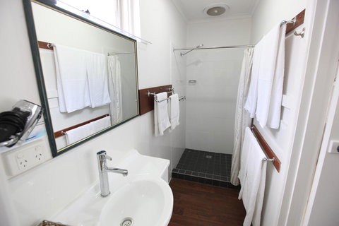 Mornington Motel - Local Tourism 6