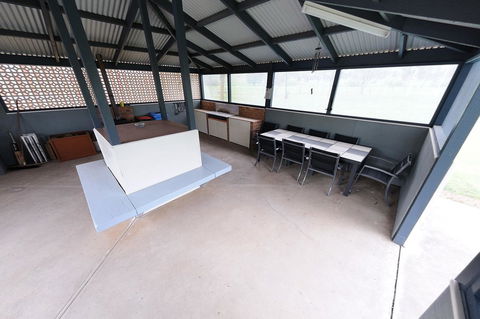 Greenvale Holiday Units - Accommodation Australia 10