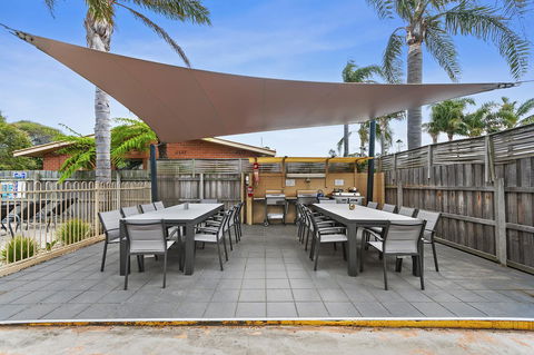 Allambi Holiday Apartments - Australia Shopping 10
