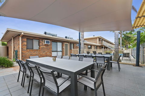 Allambi Holiday Apartments - Australia Shopping 7