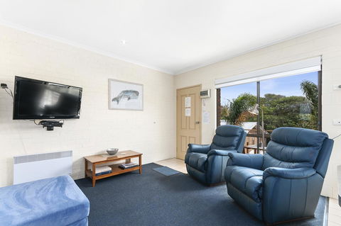 Allambi Holiday Apartments - Australia Shopping 17