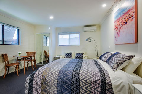 Allambi Holiday Apartments - Australia Shopping 33