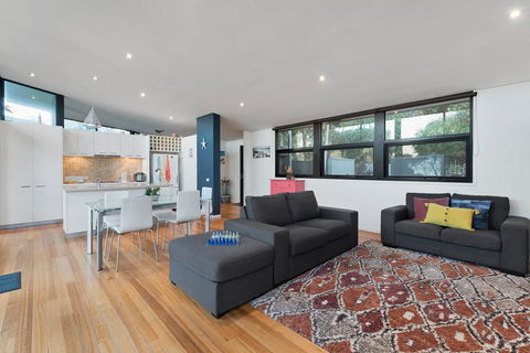 Ocean View Treetops Retreat - Accommodation Australia 6
