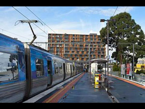 Lovely 5BR Full House In Glen Waverley, Walk To Train, Bus & Shops - Accommodation Australia 18