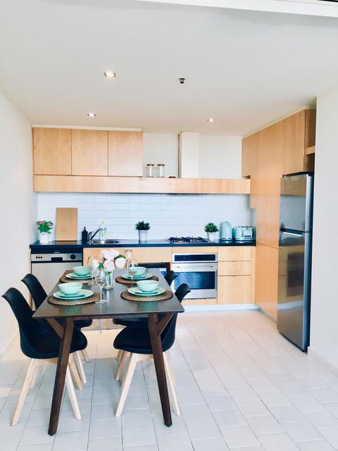 La Maison - Great View, Free Parking, Pool, Gym, Perfectly Located 2BR Apartment - Local Tourism 20