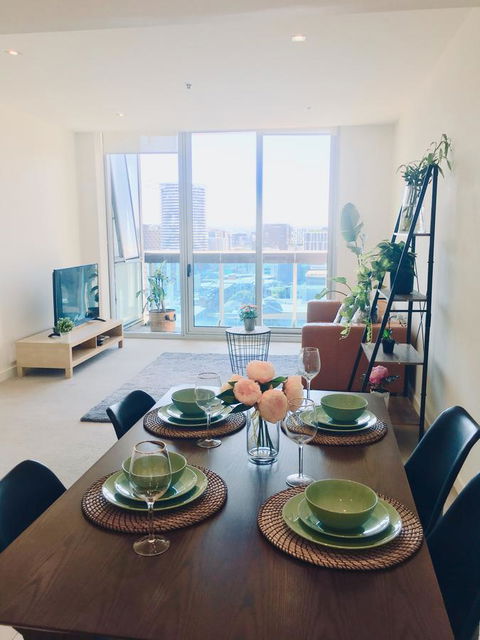 La Maison - Great View, Free Parking, Pool, Gym, Perfectly Located 2BR Apartment - Local Tourism 24