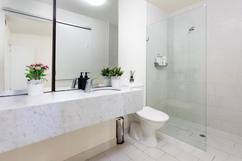 La Maison - Great View, Free Parking, Pool, Gym, Perfectly Located 2BR Apartment - Local Tourism 18