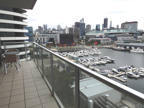 AKOM AT Docklands - Accommodation Australia 0