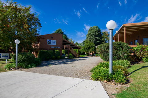 Mountain Creek Motel Bar & Restaurant - Local Tourism 23