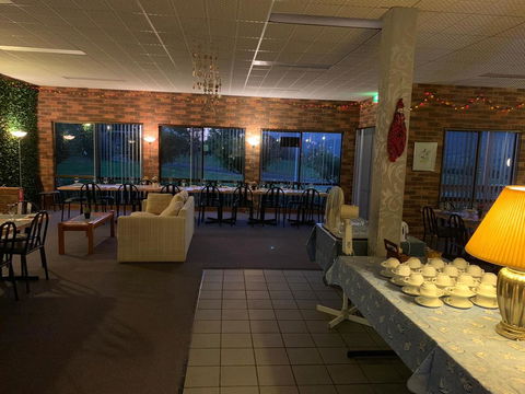 Mountain Creek Motel Bar & Restaurant - Local Tourism 12