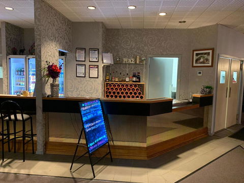 Mountain Creek Motel Bar & Restaurant - Local Tourism 16