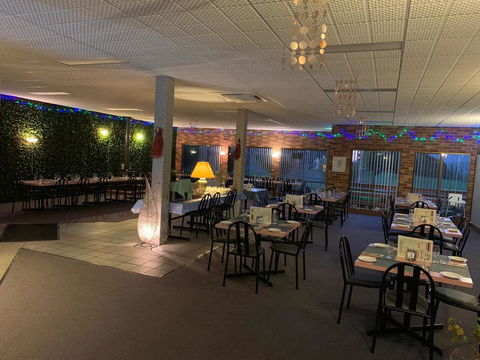 Mountain Creek Motel Bar & Restaurant - Local Tourism 14