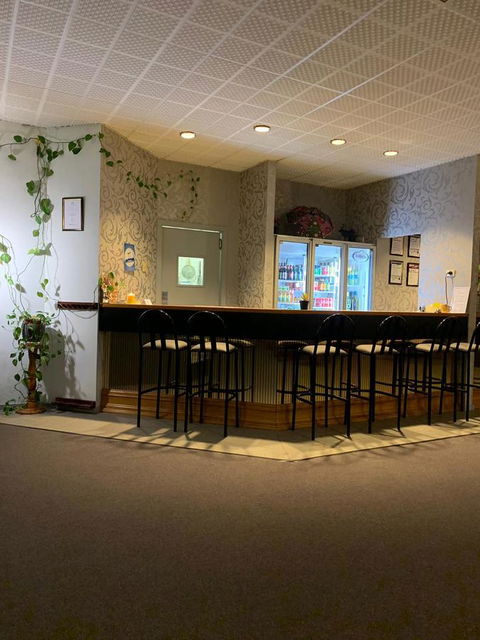 Mountain Creek Motel Bar & Restaurant - Local Tourism 18