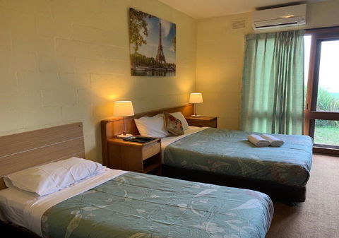 Mountain Creek Motel Bar & Restaurant - Local Tourism 32