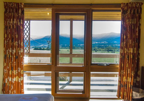 Mountain Creek Motel Bar & Restaurant - Local Tourism 43