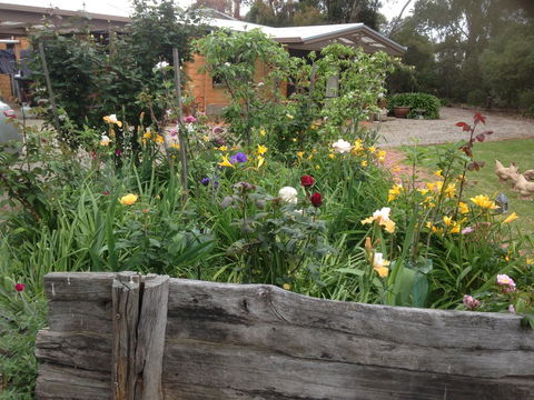 Mud Hollow Barn - Local Tourism 12