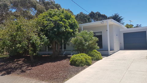 Island Escape - Local Tourism 0