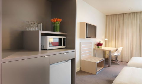 Travelodge Hotel Melbourne Docklands - Accommodation Australia 13