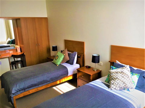 Plough Hotel - Accommodation Australia 8