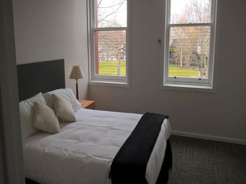 CROWN CENTRAL BUSINESS DISTRICT MOTEL - NO UNDER 18s - Accommodation Australia 43