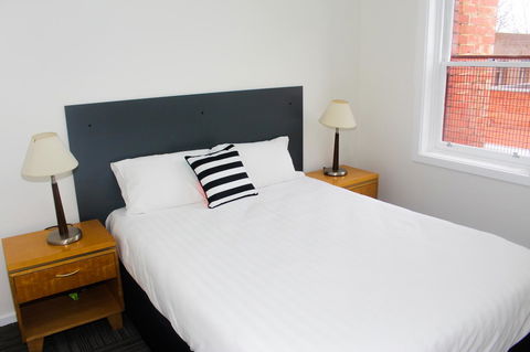 CROWN CENTRAL BUSINESS DISTRICT MOTEL - NO UNDER 18s - Accommodation Australia 44