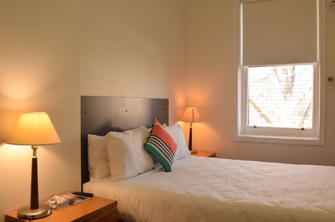 CROWN CENTRAL BUSINESS DISTRICT MOTEL - NO UNDER 18s - Accommodation Australia 32