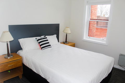 CROWN CENTRAL BUSINESS DISTRICT MOTEL - NO UNDER 18s - Accommodation Australia 41