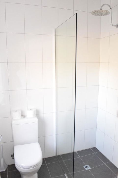 CROWN CENTRAL BUSINESS DISTRICT MOTEL - NO UNDER 18s - Accommodation Australia 30