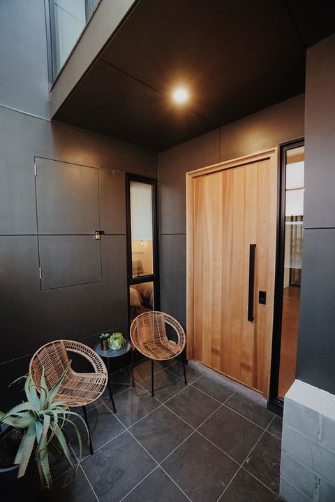 THE WAREHOUSE APARTMENTS - Accommodation Australia 5