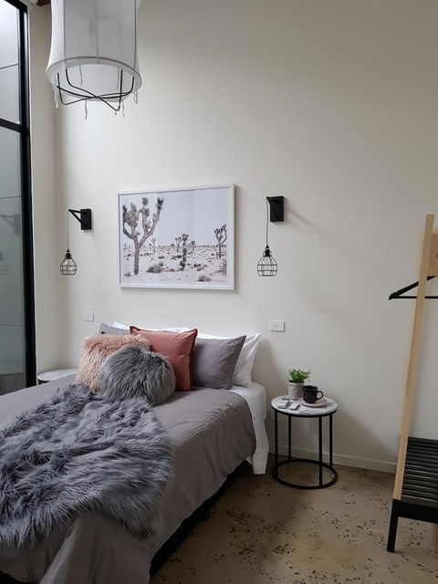 THE WAREHOUSE APARTMENTS - Accommodation Australia 0