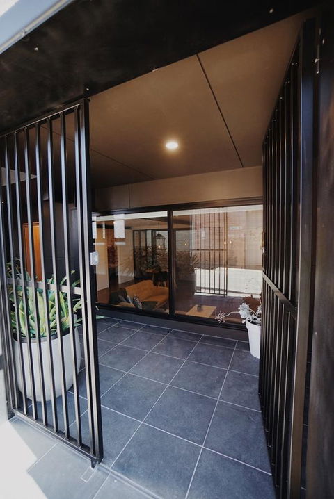 THE WAREHOUSE APARTMENTS - Accommodation Australia 4