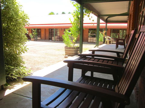 The Harrietville Snowline Hotel - Accommodation Australia 6