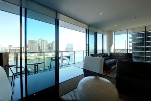 ACD Apartments - Accommodation Australia 9