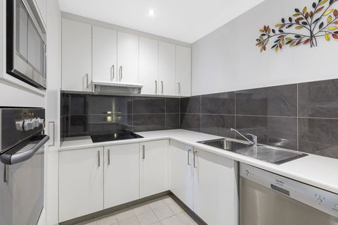 Riverside Apartments Melbourne (formerly Best Western Riverside Apartments) - Local Tourism 21