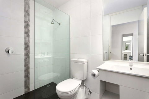 Quality Hotel Bayside Geelong - Australia Shopping 4