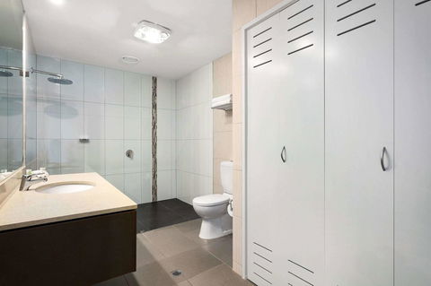 Quality Hotel Bayside Geelong - Australia Shopping 14
