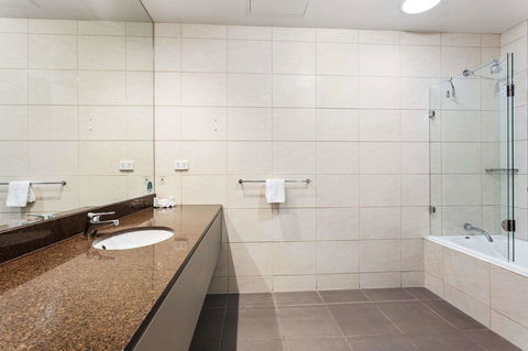 Quality Hotel Bayside Geelong - Australia Shopping 15