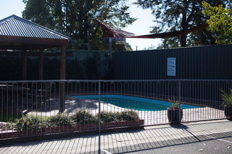 City Reach Motel - Local Tourism 6