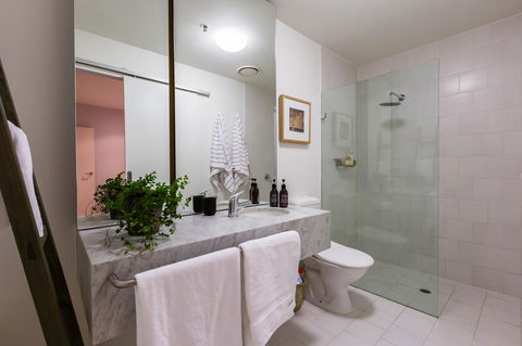 Auguste, Melbourne CBD Private Accommodation With Parking - Accommodation Australia 11