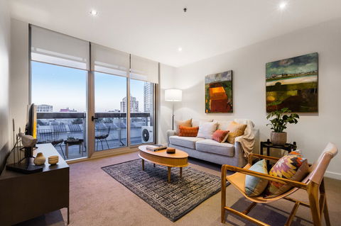 Auguste, Melbourne CBD Private Accommodation With Parking - Accommodation Australia 2