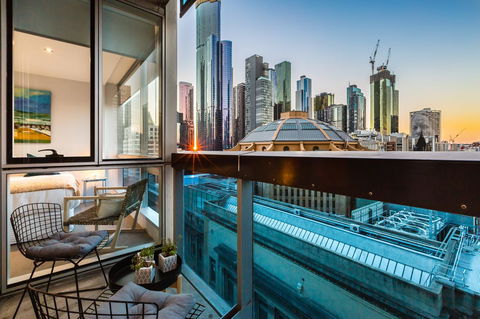 Auguste, Melbourne CBD Private Accommodation With Parking - Accommodation Australia 1