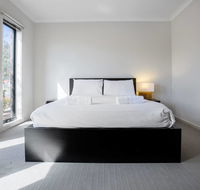 Point Cook Home with a Lovely View in Salt Water - Local Tourism