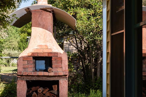 The Orchard House - Accommodation Australia 9