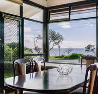 Beach Front Beauty - Ocean front views - Accommodation Australia