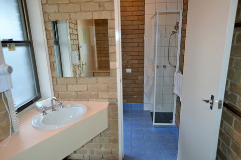 Tropicana Motor Inn - Local Tourism 11